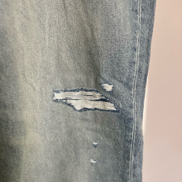 NWT Old Navy Distressed Jeans - Picture 5 of 6